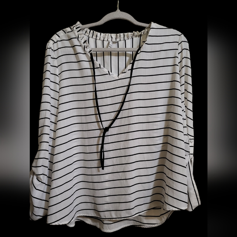 Women's Elle black & white blouse